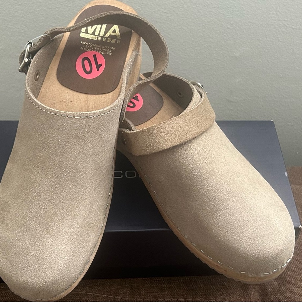 Mia Shoes Tan Mules Versatile Slip-On Clogs
